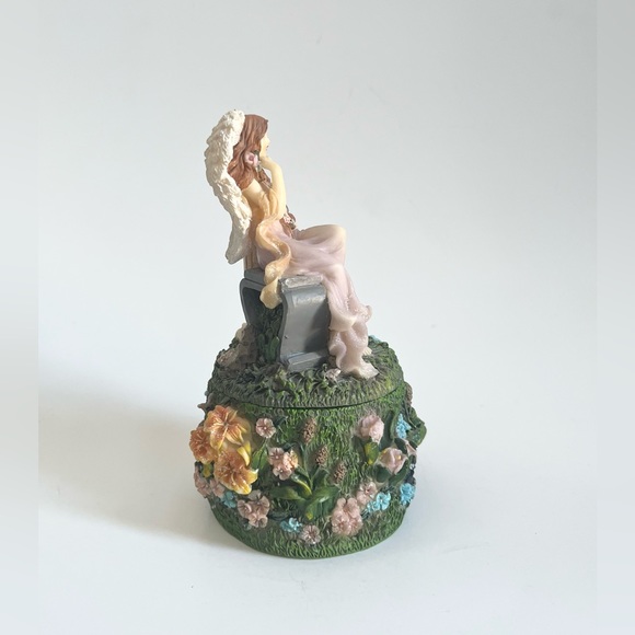 Young’s Spring Garden Angel Trinket Box Candle Holder Figurine - Picture 3 of 8